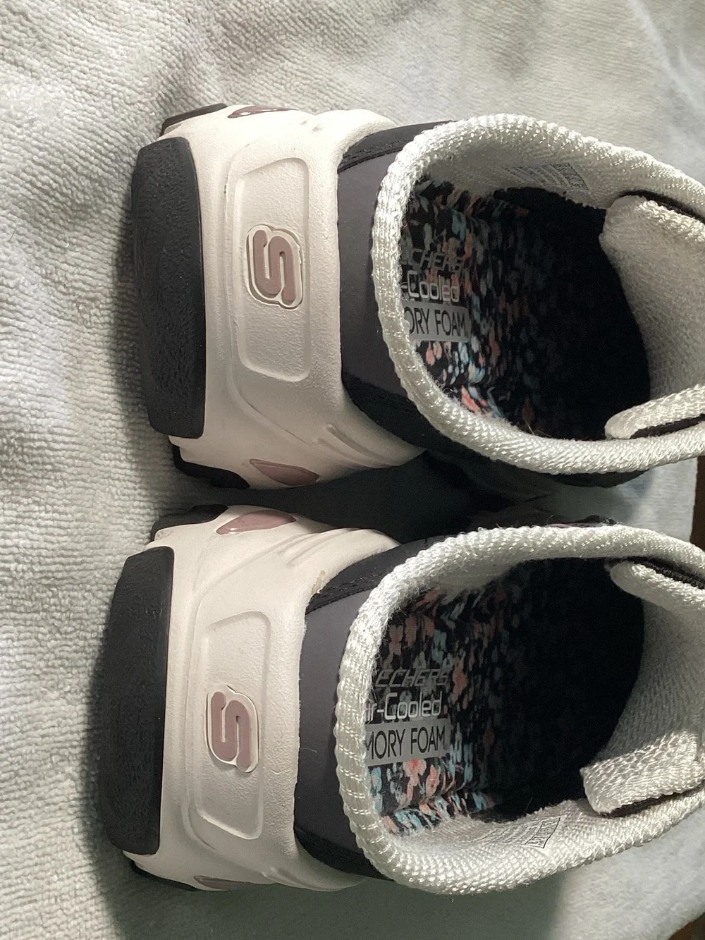 Skechers D'Lites Women's Gray and Pink Slip-On Memory Foam Sneakers - Picture 11 of 11